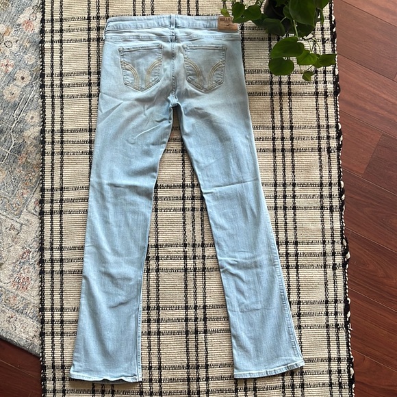 Hollister 11R (30Wx33L) - Picture 5 of 5